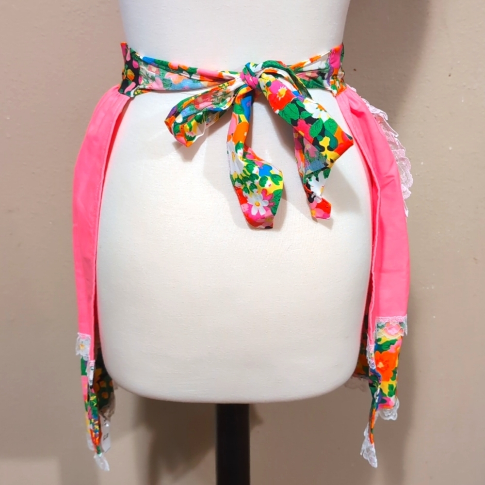 Vintage Hot Pink Floral Lace Waist Apron - Picture 3 of 5